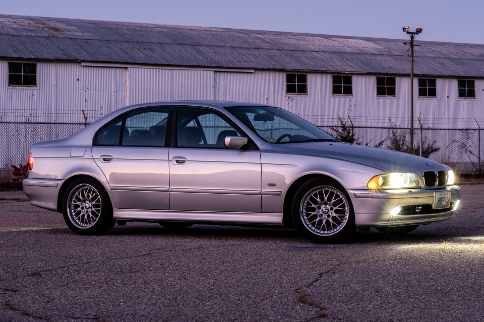 What Are The Best Practices For Taking High-quality Car Photos For Listings?